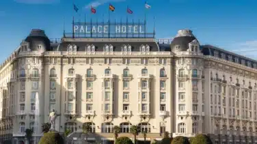 La reforma del Palace avanza para competir en la nueva liga del lujo turístico de Madrid
