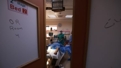 El testimonio de Aldo, un cirujano en Gaza: "Hay bebés de dos años con amputaciones traumáticas de las piernas"