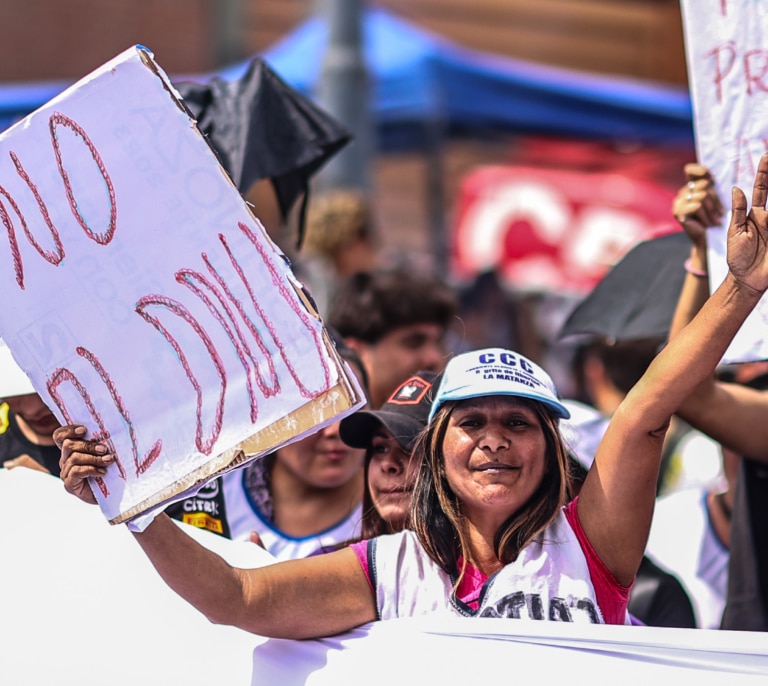 Javier Milei recurre a poderes especiales para aplicar sus recortes en Argentina