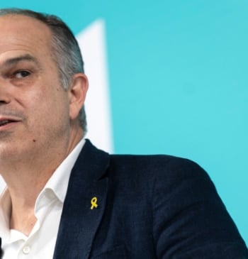Turull pide al Gobierno una "decisión política" y no autorizar la OPA [...]
