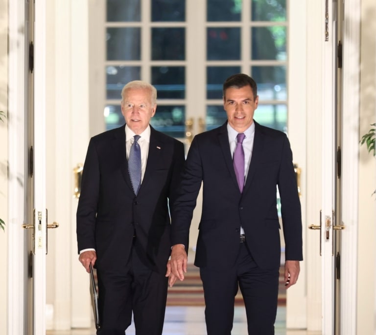 Biden llama a Pedro Sánchez para felicitarle por su investidura y reiterarle una "solución política" en Gaza