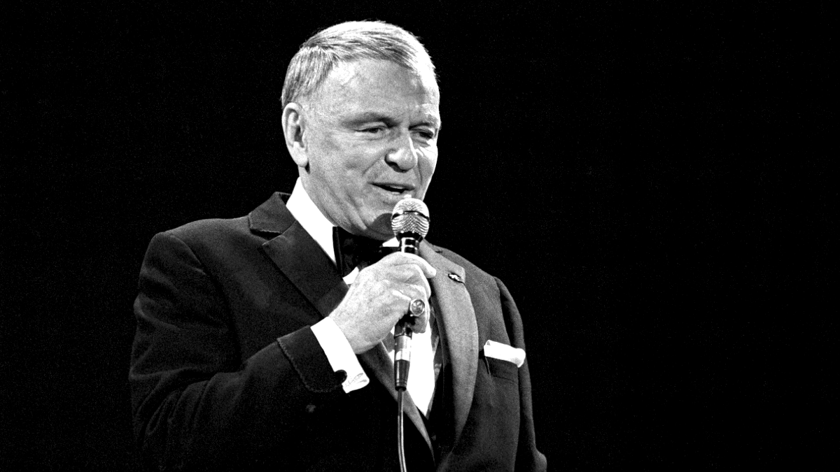 Frank Sinatra durante su concierto en el Santiago Bernabéu el 25 de septiembre de 1986.