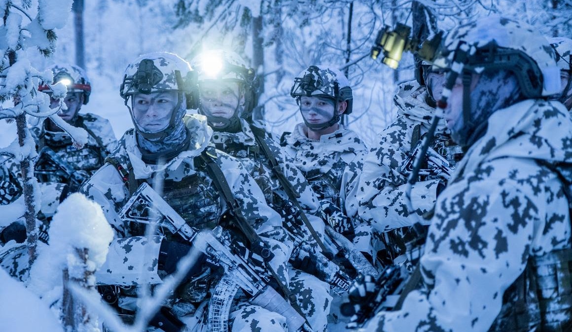 Soldados finlandeses de la OTAN.