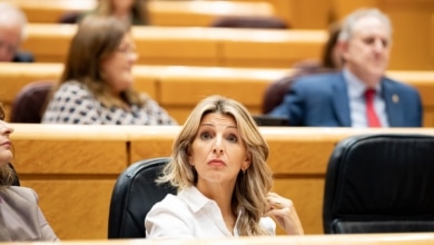 Yolanda Díaz abre una nueva guerra con Calviño y rechaza revisar el impuesto a la banca