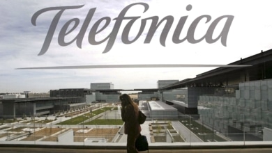 El Gobierno irrumpe en Telefónica con la compra del 3% de la compañía a través de la SEPI
