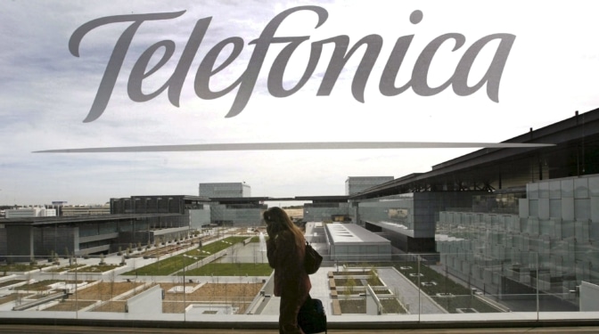 El Gobierno irrumpe en Telefónica con la compra del 3% de la compañía a través de la SEPI