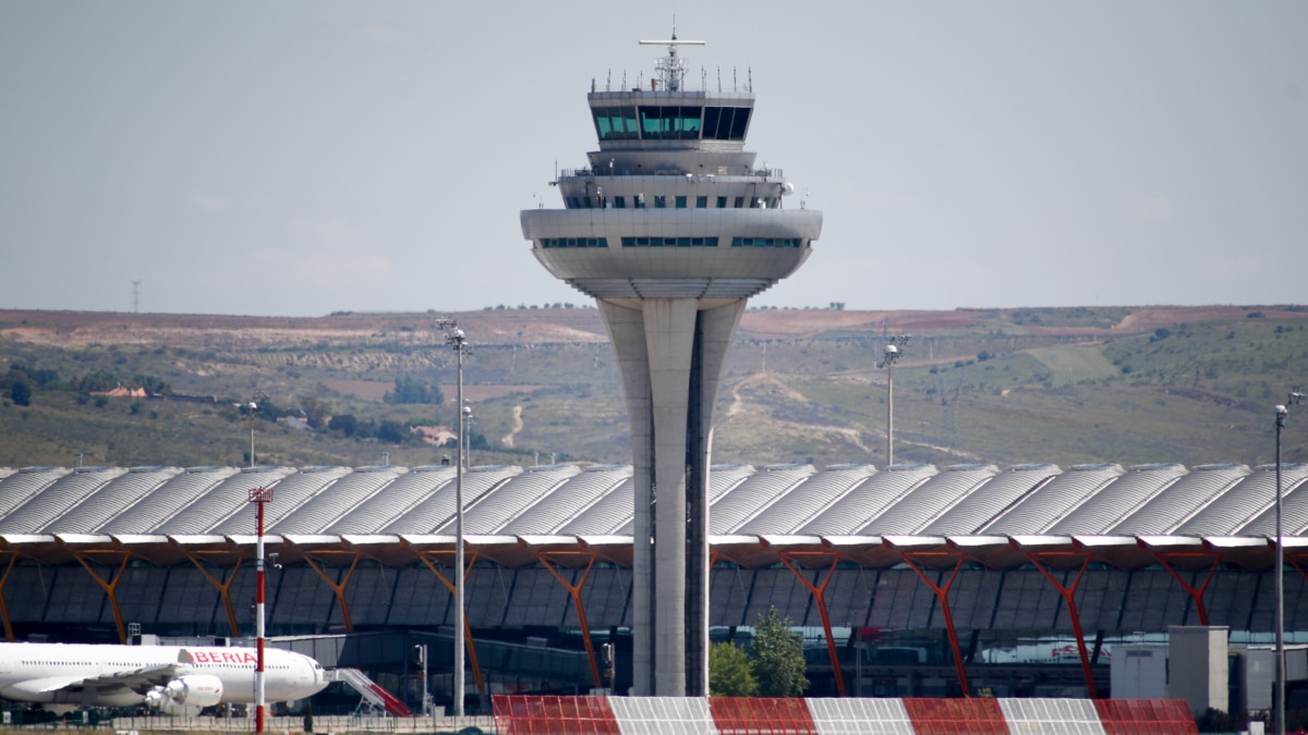 Torre de control de la terminal 3 del Aeropuerto de Madrid-Barajas Adolfo Suárez