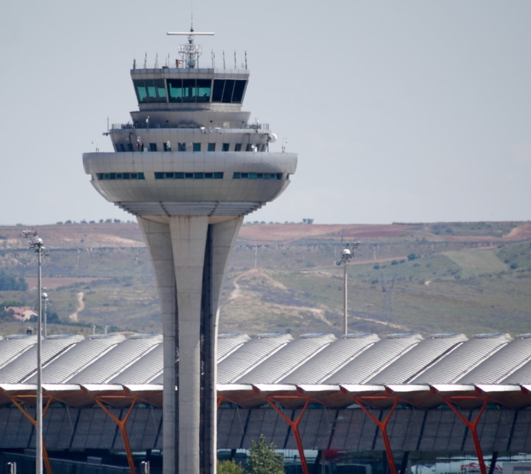 Los precios de los vuelos a Sevilla y Málaga registran subidas de más de un 300% tras la tragedia en Adamuz