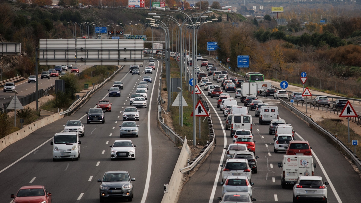 Varios coches circulan por la autovía A3, a 5 de diciembre de 2023