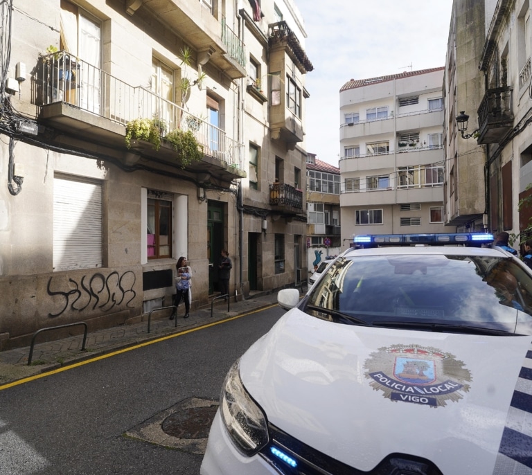 Detienen a un hombre en Vigo por pegar a su hijo con un cinturón por no querer dejar de utilizar el móvil