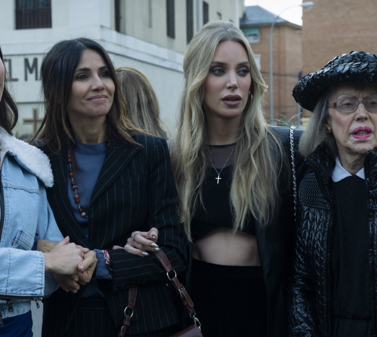 Coccinelle, la vedette trans que eclipsó a Bardot y marcó 'Vestidas de azul'