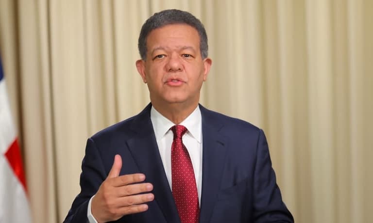 Miedo global, Leonel acorralado