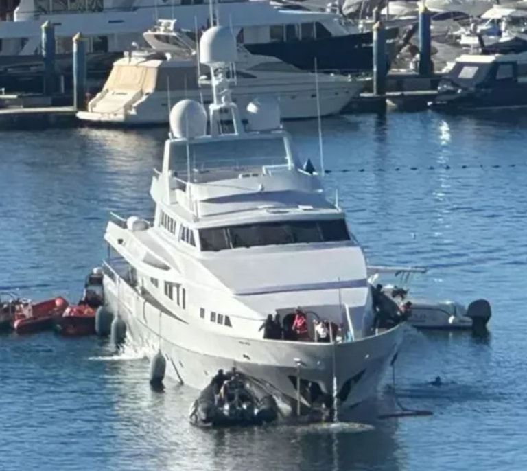 Encalla en Sanxenxo el yate Tumberry C