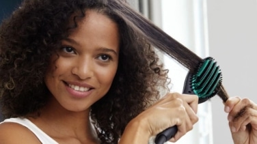 El cepillo alisador de Rowenta top ventas en Amazon ¡ahora solo cuesta 32 euros!
