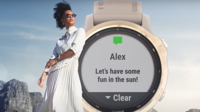smartwatch Garmin en blanco
