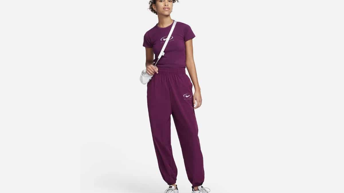 pantalón jogger de nike para mujer en morado