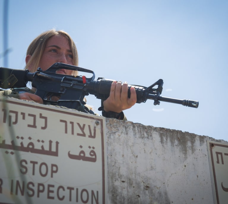 La soldado israelí que rompió el tabú de la salud mental: “Hay muchos traumas que se arrastran y de los que no se habla”