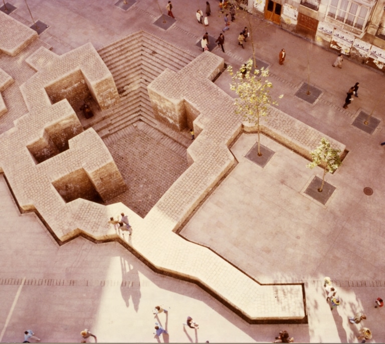 La plaza que dividió a Vitoria y "desilusionó" a Chillida