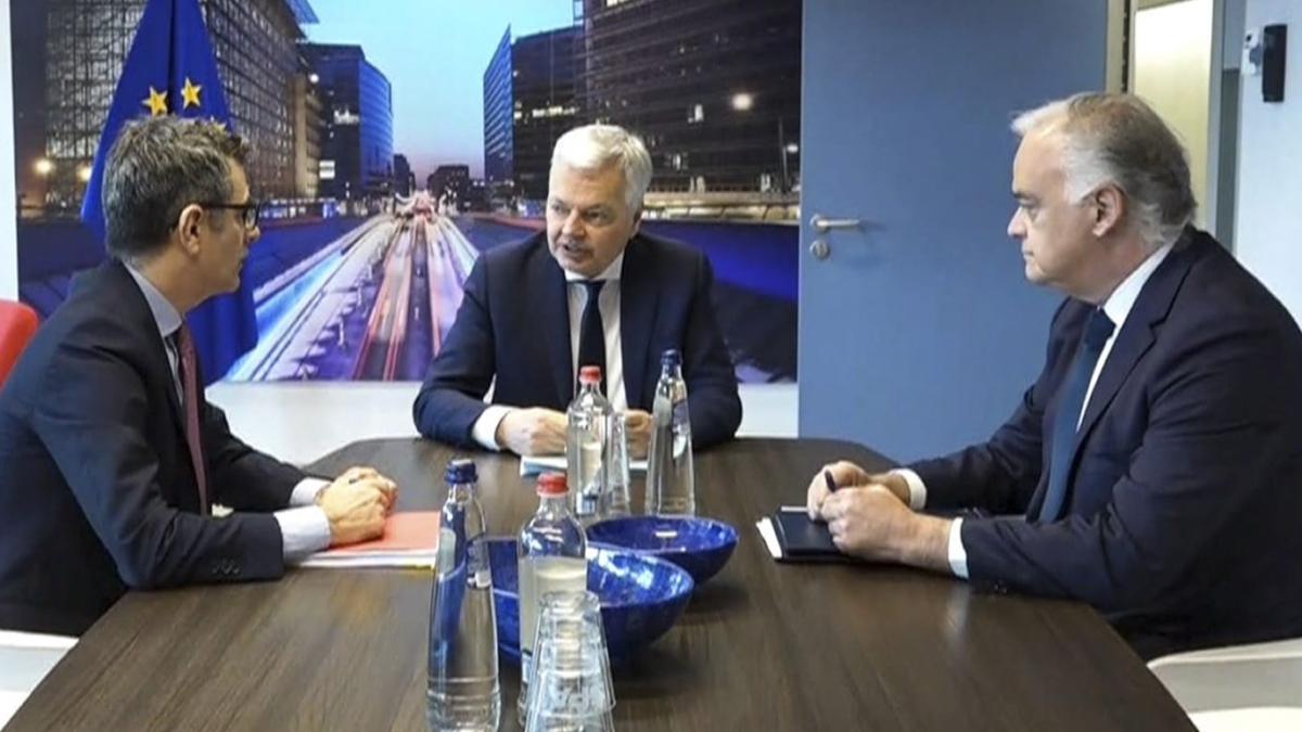 Reynders reúne a Bolaños y González Pons en Bruselas.