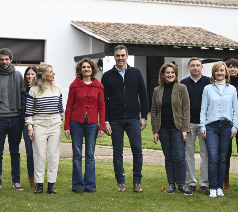 Sánchez 'se retira' con sus ministros en Quintos de Mora para "mejorar la vida de la gente"