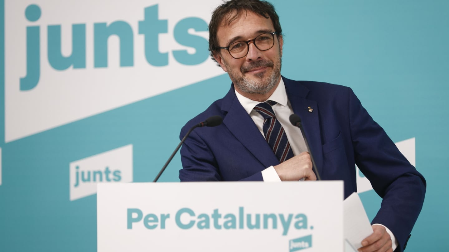 -FOTODELDÍA- GRAFCAT8078. BARCELONA (ESPAÑA), 08/01/2024.-El vicepresidente y portavoz de JxCat, Josep Rius, ha exigido este lunes al Gobierno de Pedro Sánchez que retire sus tres primeros decretos ley y los pacte con Junts, antes de volver a presentar una serie de decretos "individualizados" para cada uno de los temas que abordan.EFE/Quique García