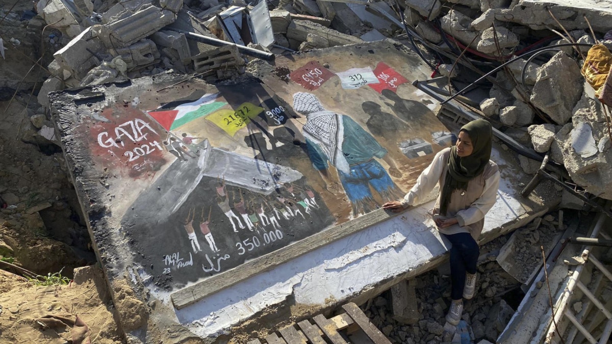 Un mural sobre los escombros de Gaza