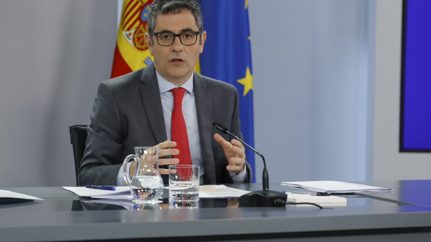 El titular de la Presidencia, Justicia y Relaciones con las Cortes, Félix Bolaños, durante la rueda de prensa posterior al Consejo de Ministros de este 23 de enero de 2024, en la Moncloa.