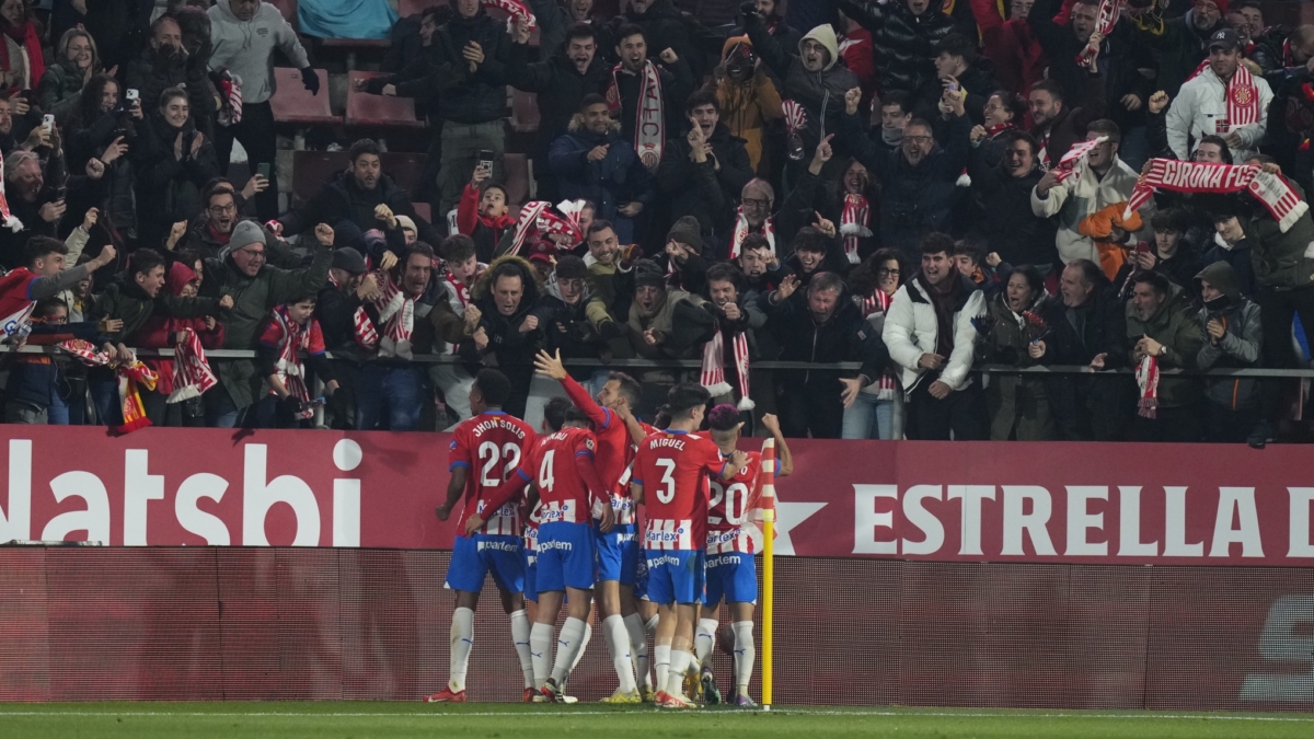 Los jugadores del Girona celebran su cuarto gol frente al Atlético de Madrid en Montilivi