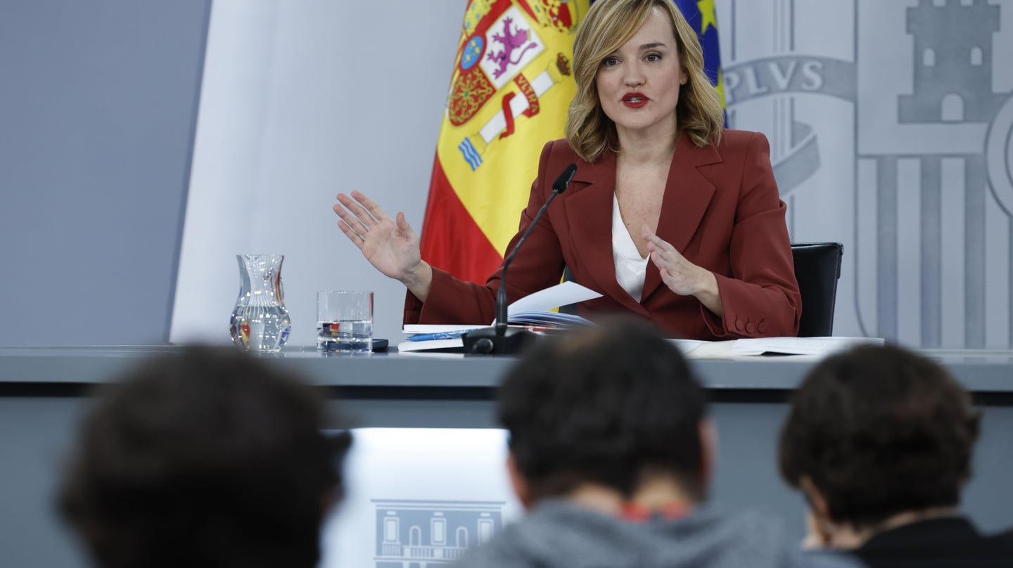 MADRID, 16/01/2024.- La ministra de Educación y portavoz del Gobierno, Pilar Alegría durante la rueda de prensa tras el Consejo de Ministros celebrado este martes en La Moncloa en Madrid. EFE/ Chema Moya