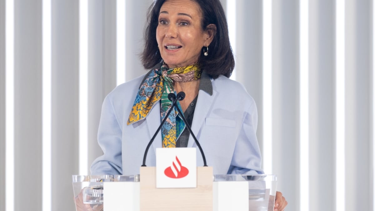 Ana Botín (Santander) carga contra el impuesto al sector: “No es bueno para la economía”