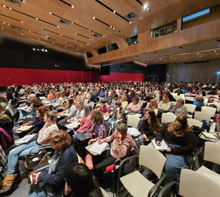 Clase contra el 'porno' para 2.000 profesores vascos: "Ya vamos tarde"