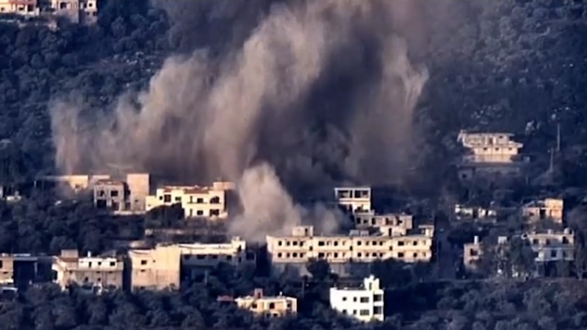 Israel bombardea el funeral del comandante de Hizbulá mientras crece la tensión en la frontera con el Líbano