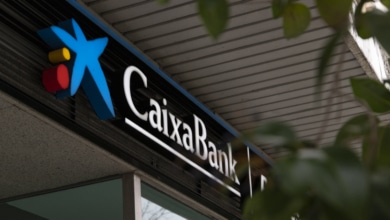 CaixaBank se une a las rebajas en las hipotecas: reduce el interés de la fija en todos sus plazos