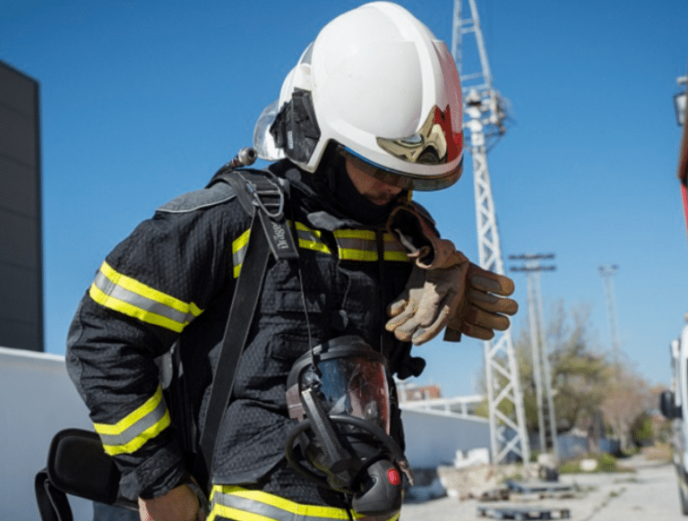 Mueren tres personas tras inhalar monóxido de carbono en una barbacoa en Linares