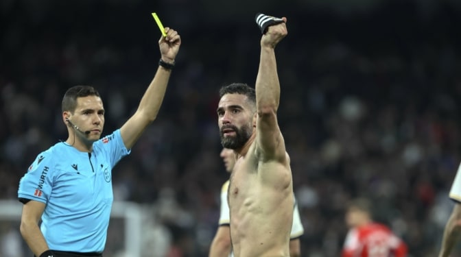 El Real Madrid remonta ante el Almería con un gol de Carvajal en el minuto 100 tras un polémico partido