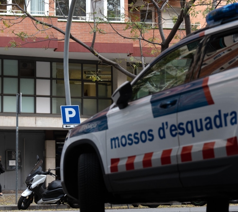 Los Mossos registran la sede de la Federación Catalana de Fútbol