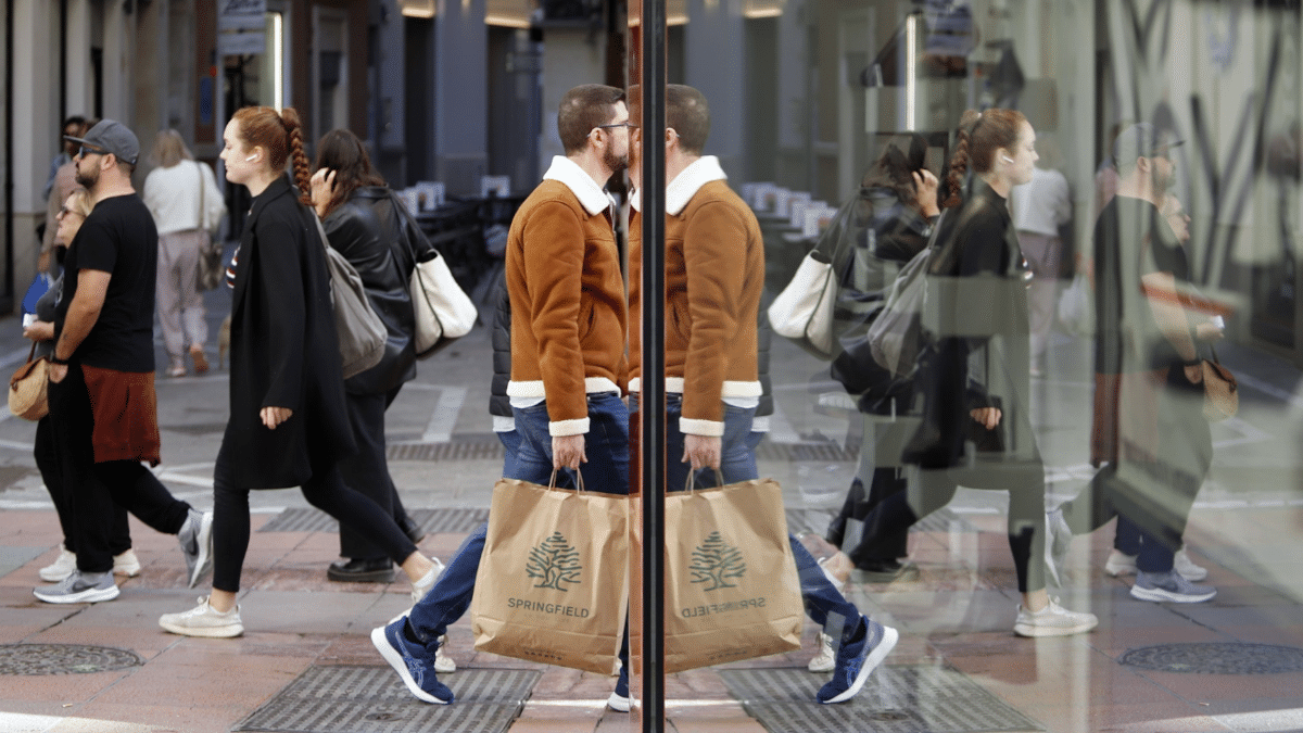 Calle comercial de Málaga en vísperas del último Black Friday.