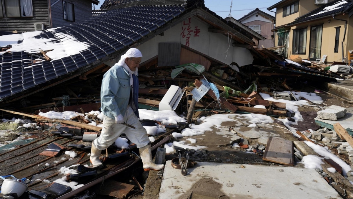 La vida en la nueva costa elevada de Japón que surgió hace un mes del terremoto