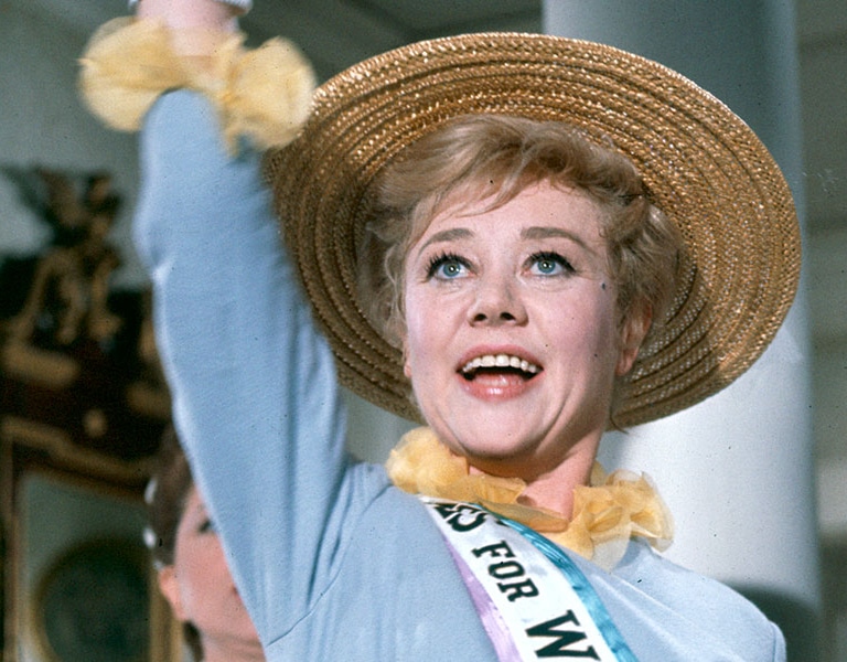 Muere Glynis Johns, la actriz que hizo de madre en 'Mary Poppins'
