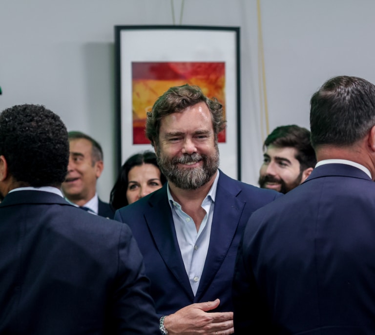 Un "alto cargo" del PP tanteó a Espinosa de los Monteros y a Rubén Manso tras dejar Vox