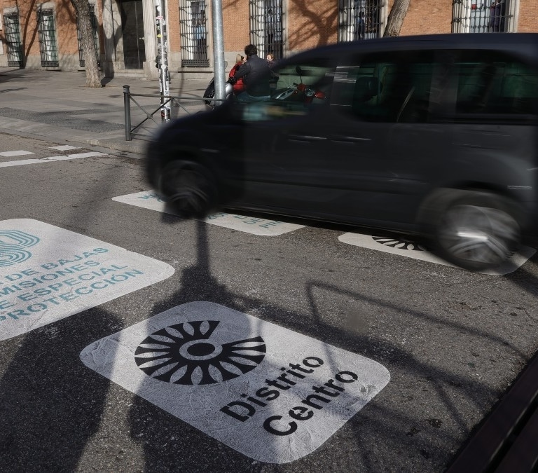 Qué pasa con la etiqueta B en 2024: restricciones en España según las ciudades