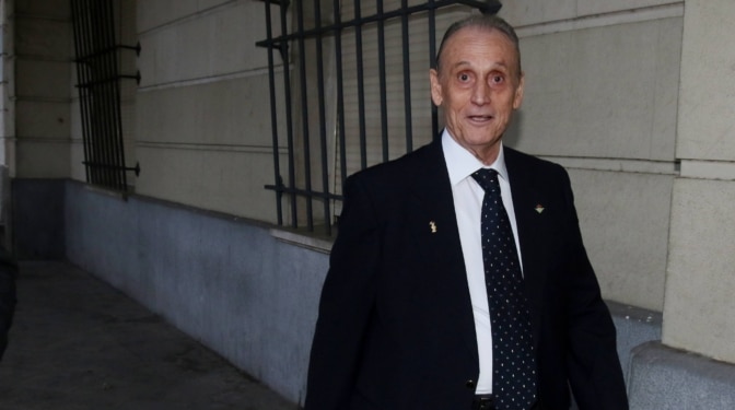 Manuel Ruiz de Lopera, ex presidente del Betis, ingresado en la UCI por una dolencia intestinal