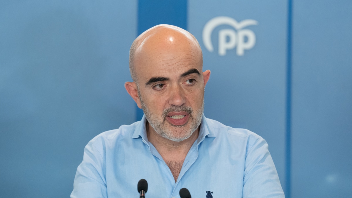 El líder del PP catalán, Daniel Sirera