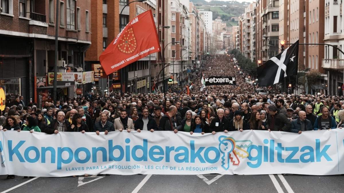 Manifestación convocada por Sare, la red de apoyo a los presos de ETA para pedir el fin de las excepcionalidades que se aplican a este tipo de criminales