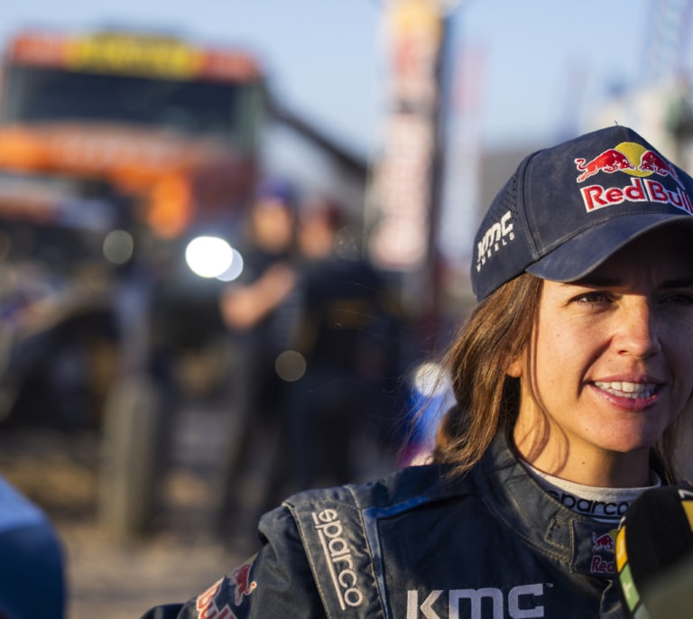 ¿Quién es Cristina Gutiérrez, la primera mujer española en ganar una categoría del Dakar?
