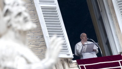 El Papa Francisco exige "prohibir universalmente" la gestación subrogada
