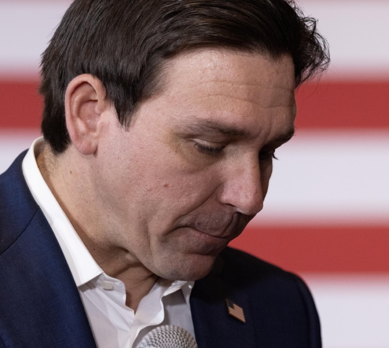DeSantis abandona la carrera presidencial y deja a Haley como única rival de Trump