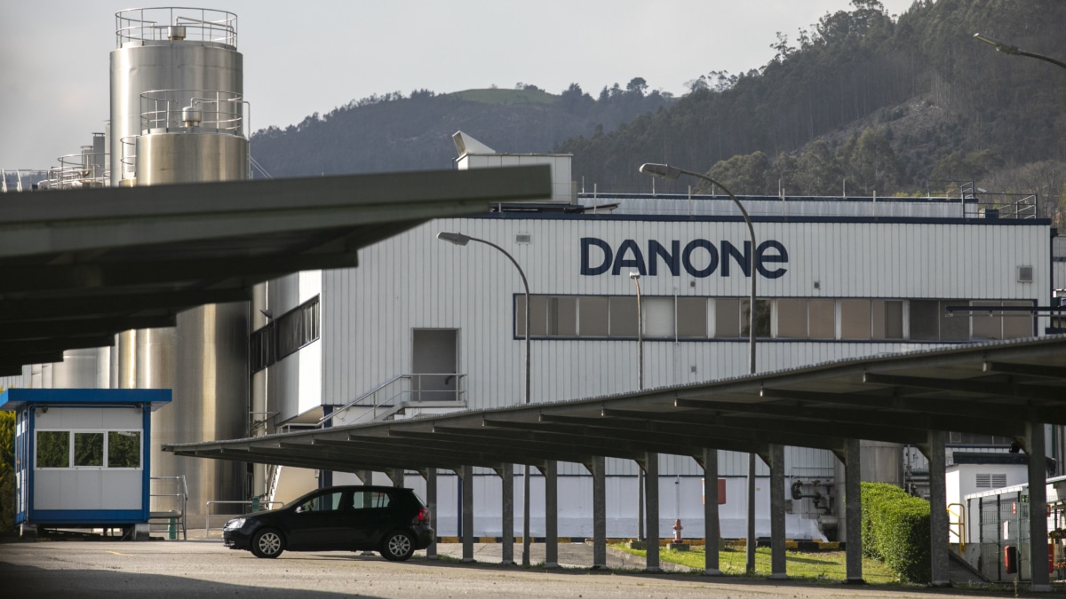 Fachada de la factoría Danone en Salas (Asturias).