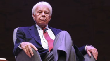 Felipe González: "El ataque contra la Constitución es despiadado e irracional"