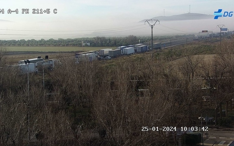 Tres aficionados del Sevilla mueren en los accidentes múltiples provocados por la niebla en la A-4